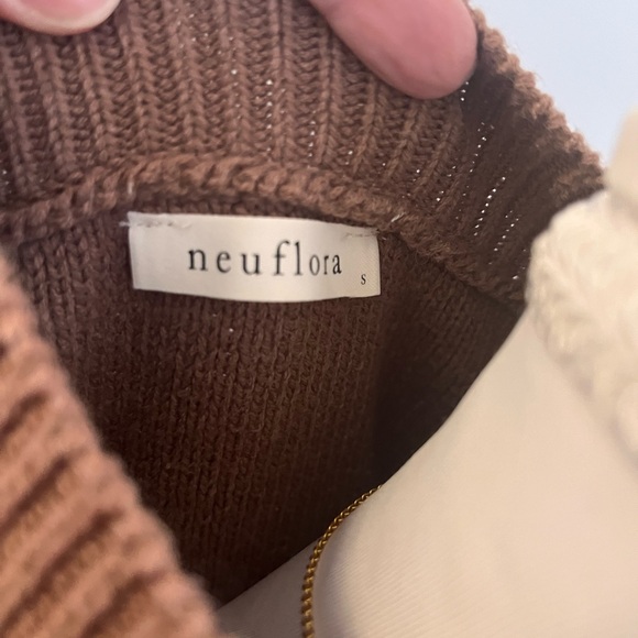Neuflora Jamestown sweater in a beautiful mocha color, women’s small - Picture 5 of 8